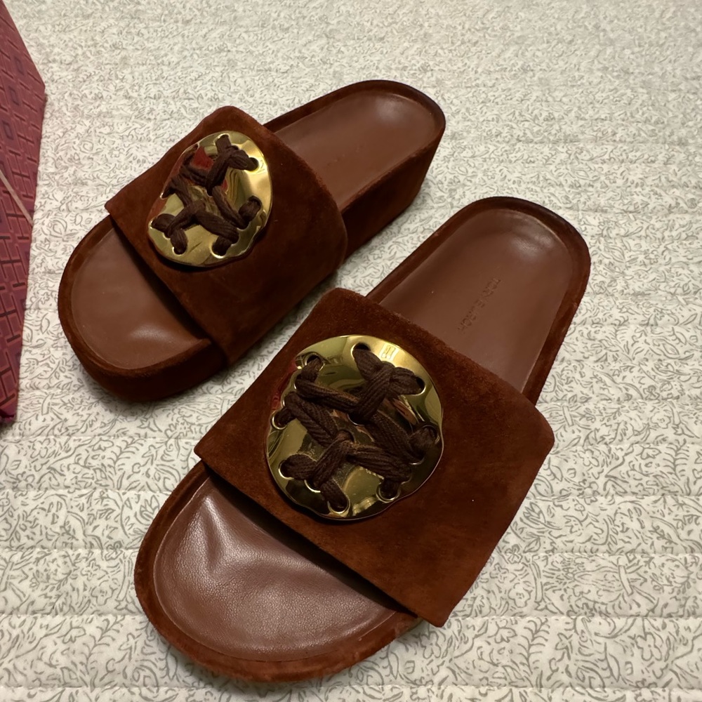 Tory Burch  Patos Logo Sandal  Size 7.5.  Literally worn once!